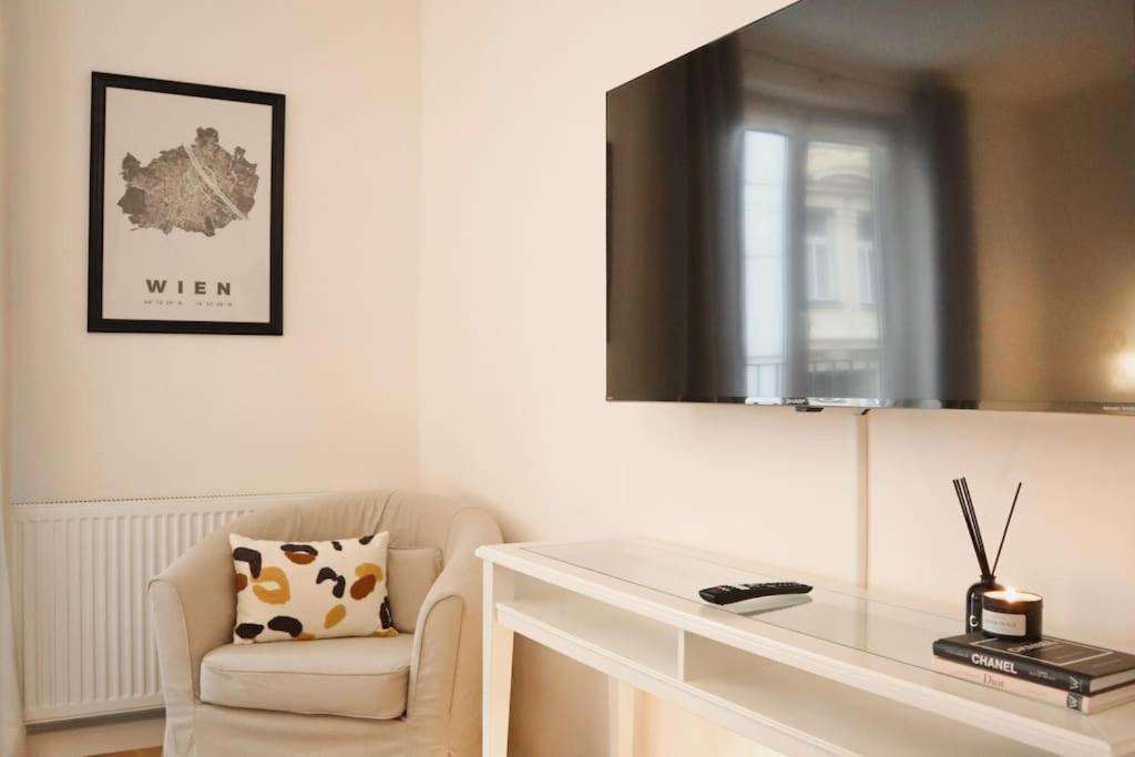 Charming, Modern & Spacious Apartment ウィーン エクステリア 写真
